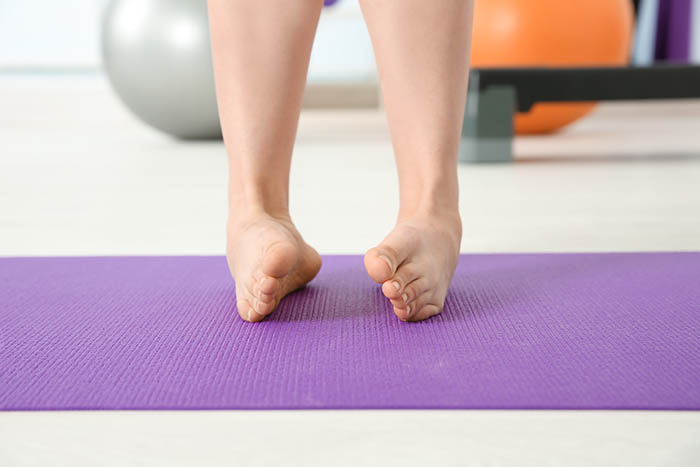 best sneakers for flat feet