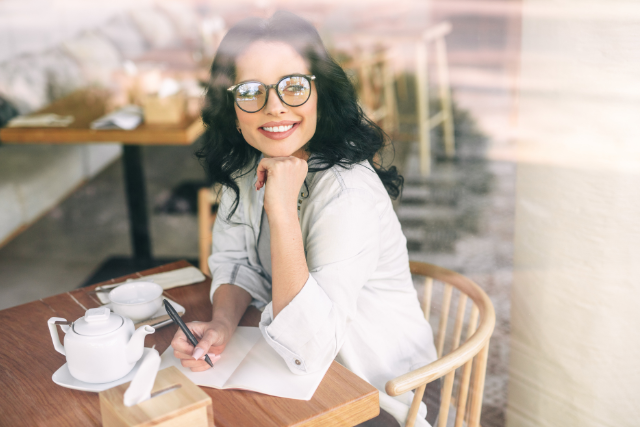 a young female pursuing her career online