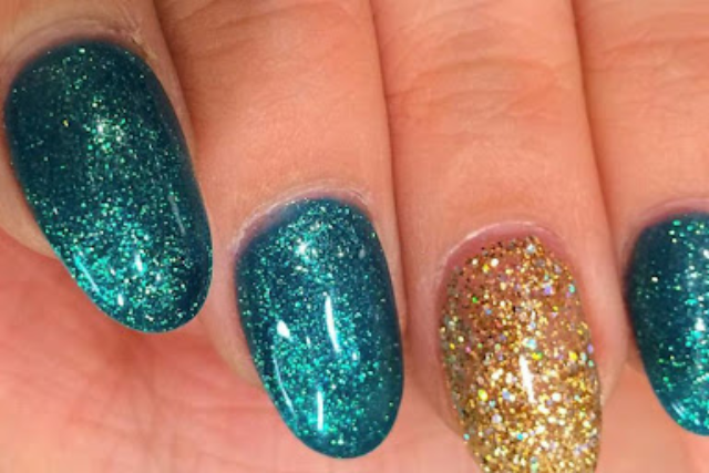 nail art glitter tips