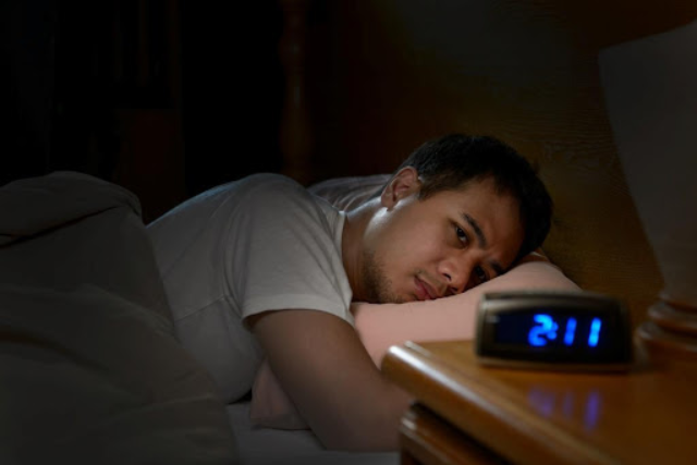 sleep deprived student - featured image