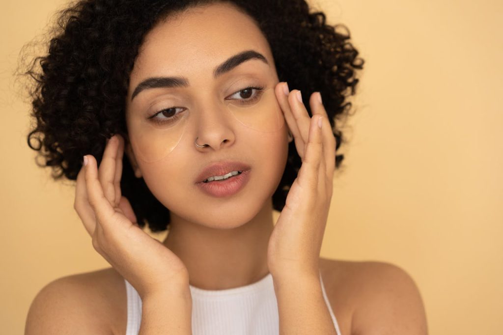 woman with smooth skin - featured image